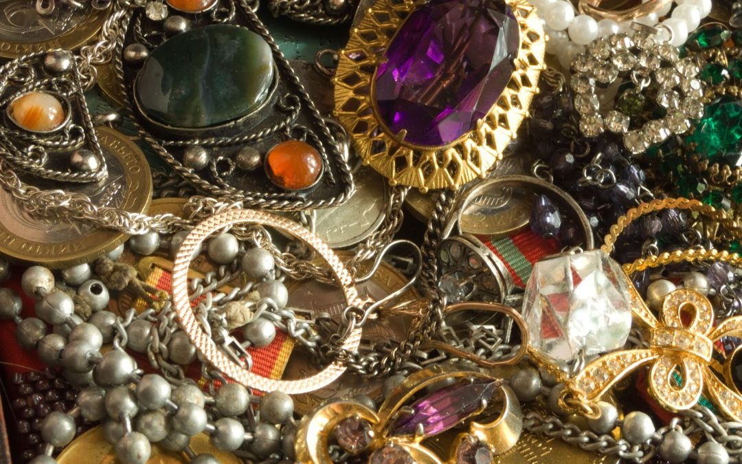 Unlock Unique Style With a Vintage Jewelry Piece For Sale in Bethesda, MD Near You